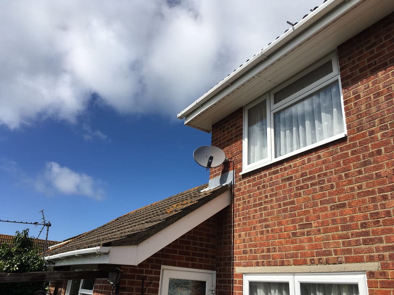 Gutter Cleaning & Clearing Newgents Isle of Wight Bins, Gutter