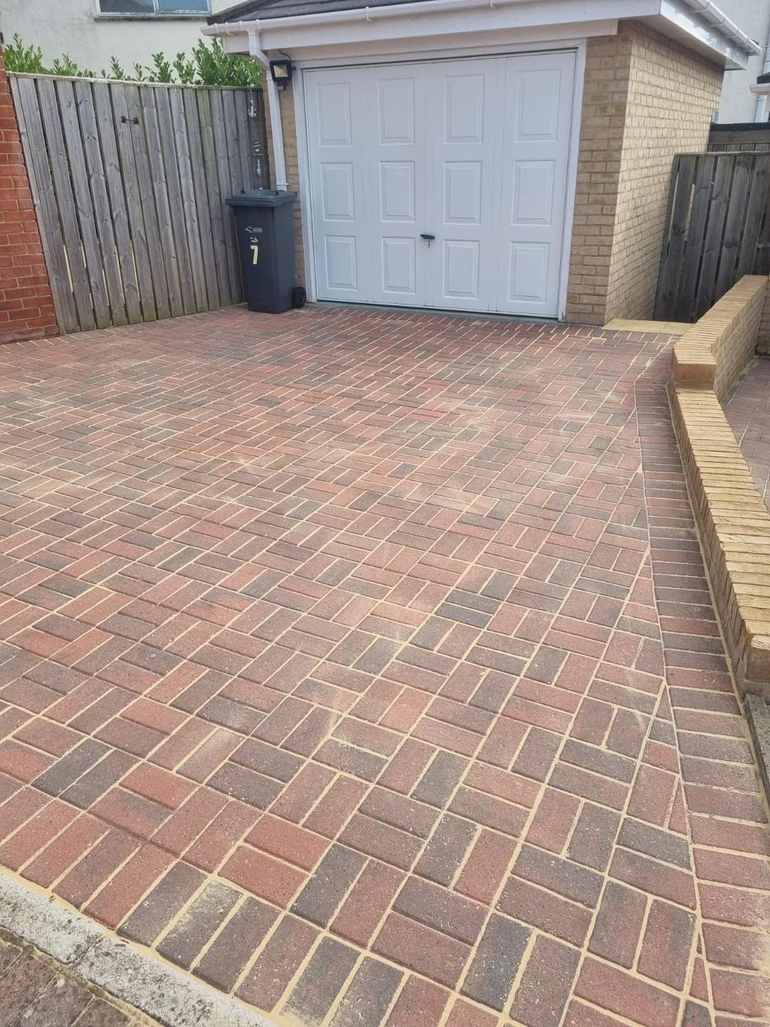 Newgents | Isle of Wight Bins, Gutter Cleaning & External Jetwashing